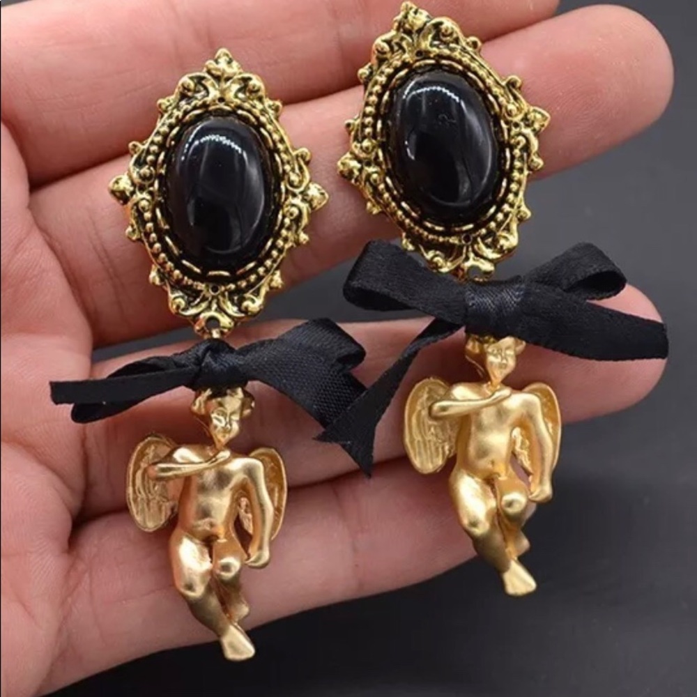 Vintage baroque earring